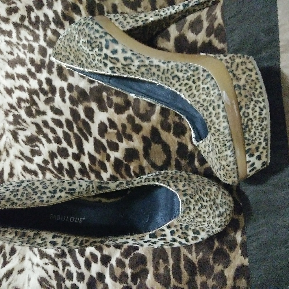 Heels - Picture 4 of 4